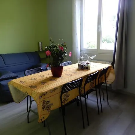 Du Galant Apartment